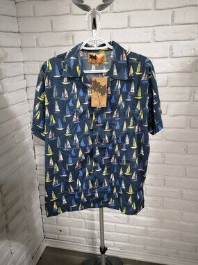 NWT In Gear Fashion Men's Size Medium Blue w/ Sailboat Pattern Lightweight Shirt